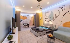 Centre Point Apartment